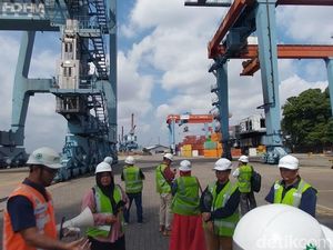 Pelindo Palembang Prediksi Lonjakan Penumpang Saat Nataru Naik 15 Persen Pelindo Palembang Prediksi Lonjakan Penumpang Saat Nataru Naik 15 Persen