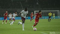 Pada menit akhir Borneo terus menggempur Persija. Setelah sejumlah peluang gagal.