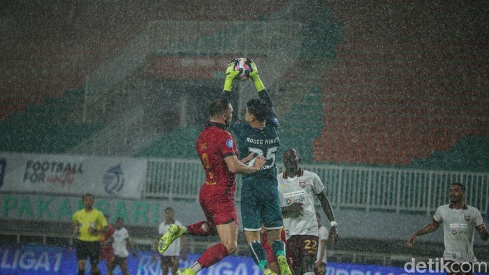 Persija Vs Borneo FC Babak 1 Liga 1 2024/25 Persija Jakarta Vs Borneo FC Samarinda pada pekan ke-14 Liga 1 2024/25 di Stadion Pakansari, Bogor, Selasa (10/12/2024).