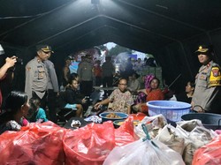 Polres Mojokerto Kota Salurkan Bantuan ke Korban Banjir