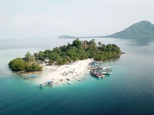 15 Destinasi Wisata Alam di Lampung, Ada Pulau Pahawang hingga Air Terjun 15 Destinasi Wisata Alam di Lampung, Ada Pulau Pahawang hingga Air Terjun