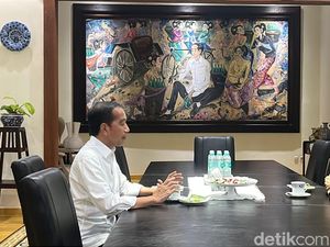 Muzani Temui Jokowi di Solo, Beri Undangan ke Kongres Gerindra Muzani Temui Jokowi di Solo, Beri Undangan ke Kongres Gerindra
