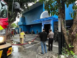 Ledakan Gas di Tempat Spa Bulungan Jaksel, 7 Orang Terluka Ledakan Gas di Tempat Spa Bulungan Jaksel, 7 Orang Terluka