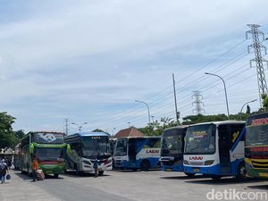 Terminal Purabaya Siapkan Ribuan Armada Bus untuk Libur Nataru 2024 Terminal Purabaya Siapkan Ribuan Armada Bus untuk Libur Nataru 2024