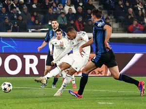 Mbappe Hanya Main 36 Menit Padahal Cetak Gol, Ternyata karena Ini Mbappe Hanya Main 36 Menit Padahal Cetak Gol, Ternyata karena Ini
