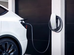 Harga Jual Kembali Mobil Listrik Anjlok Parah, Ini Biang Keroknya Harga Jual Kembali Mobil Listrik Anjlok Parah, Ini Biang Keroknya