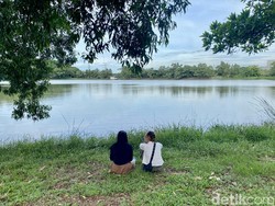 Danau KIIC: Wisata Favorit Siswa Sekolah dan Budak Korporat di Karawang