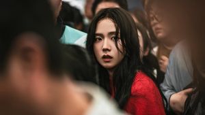 Foto: Jisoo BLACKPINK Dikejar Zombie di Drakor Newtopia, Tayang Februari 2025