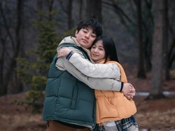 Video: Jisoo BLACKPINK-Park Jung Min Gemas Banget di Teaser Newtopia