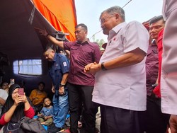 JK Tengok Para Pengungsi Kebakaran Kemayoran, Tawarkan Pindah ke Rusun