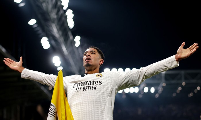  Jude Bellingham of Real Madrid celebrates after scoring to give the side a 3-1 lead during the UEFA Champions League 2024/25 League Phase MD6 match between Atalanta BC and Real Madrid C.F. at Stadio di Bergamo on December 10, 2024 in Bergamo, Italy. (Photo by Jonathan Moscrop/Getty Images)