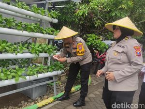 Polisi Ajak Warga Tanam Sayur Hidroponik Demi Ketahanan Pangan Sidoarjo Polisi Ajak Warga Tanam Sayur Hidroponik Demi Ketahanan Pangan Sidoarjo