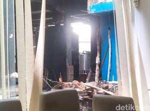 Kondisi Terkini Tempat Spa-Kantor di Bulungan Porak-poranda karena Ledakan Gas Kondisi Terkini Tempat Spa-Kantor di Bulungan Porak-poranda karena Ledakan Gas