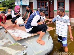 Korban Banjir di Mojokerto Mulai Terserang Penyakit Korban Banjir di Mojokerto Mulai Terserang Penyakit