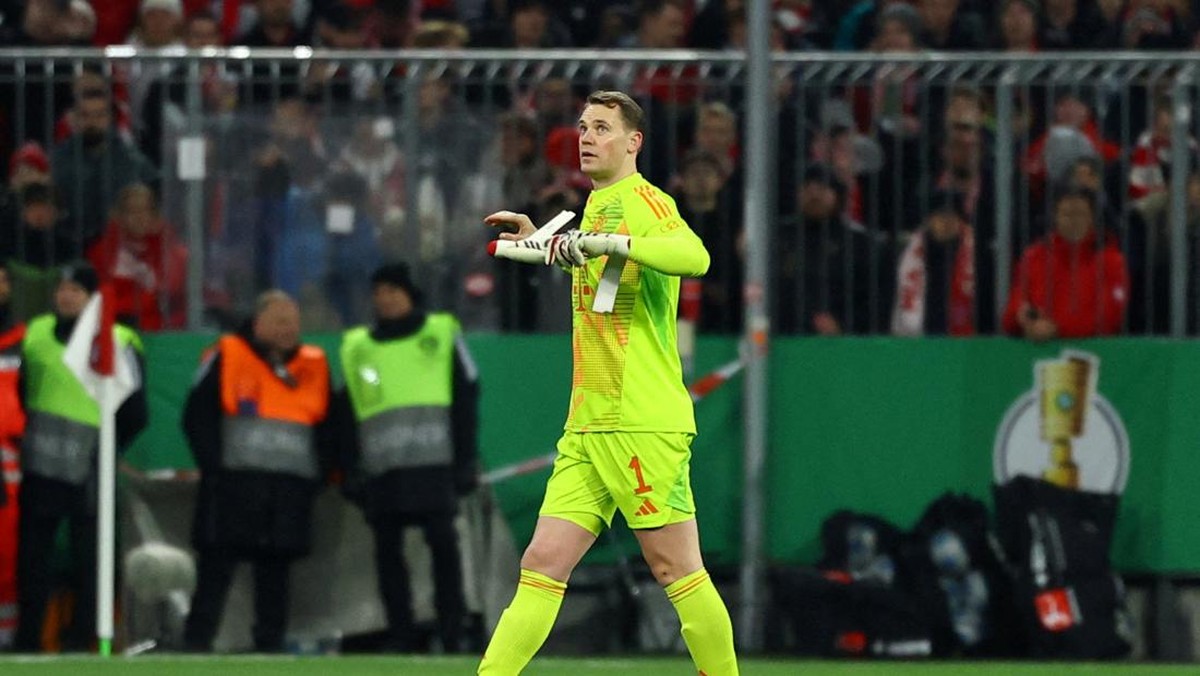 Manuel Neuer absen hingga awal tahun depan (REUTERS/Kai Pfaffenbach)