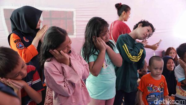 Menghilangkan Trauma Anak-anak Korban Kebakaran Kebon Kosong