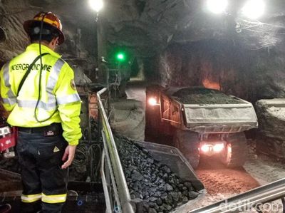 Mengintip Tambang Sedalam 1,7 Km di Perut Bumi Papua