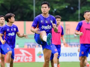 Pemain Asal Makassar Nurhidayat Dihukum Komdis PSSI gegara Main Kasar Pemain Asal Makassar Nurhidayat Dihukum Komdis PSSI gegara Main Kasar