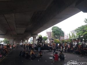 Ada Demo di Depan Bawaslu, Lalin Jalan AP Pettarani Makassar Macet Sore Ini Ada Demo di Depan Bawaslu, Lalin Jalan AP Pettarani Makassar Macet Sore Ini