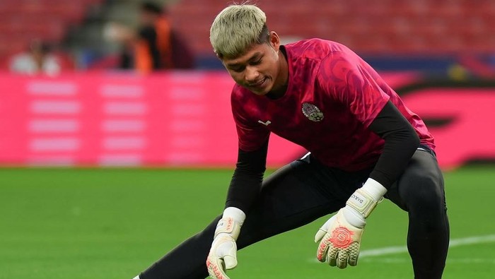 Timnas Kamboja harus mengakui keunggulan Singapura di Piala AFF 2024. Seluruh gol The Lions didapat dari blunder fatal kiper Angkor Warriors, Vireak Dara.