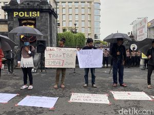 Aksi Kamisan di Mapolda Jateng Tuntut Kapolrestabes Semarang Dicopot