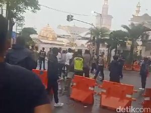 Laga Arema FC Vs Persis Diwarnai Kericuhan Aremania dan Pasoepati Laga Arema FC Vs Persis Diwarnai Kericuhan Aremania dan Pasoepati