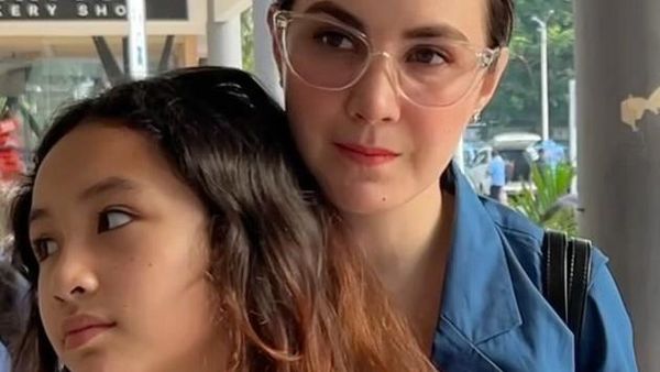 7 Foto Arumi Bachsin & Putrinya yang Beranjak Remaja, Cantik Saingi Sang Mama