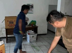 Hujan Lebat 3,5 Jam, Kantor Bawaslu Jember Kebanjiran Hujan Lebat 3,5 Jam, Kantor Bawaslu Jember Kebanjiran