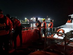 SAR Mataram Evakuasi Kru Kapal yang Sakit di Tengah Laut