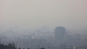 Potret Teheran Berselimut Kabut Asap Pekat