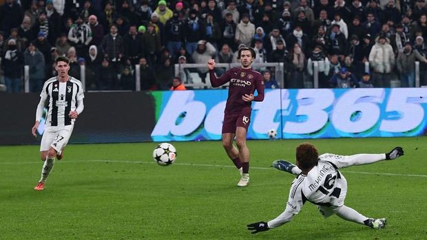 TURIN, ITALY - DECEMBER 11:  Weston McKennie of Juventus  scores his team second goalduring the UEFA Champions League 2024/25 League Phase MD6 match between Juventus and Manchester City at Juventus Stadium on December 11, 2024 in Turin, Italy. (Photo by Alessandro Sabattini/Getty Images)