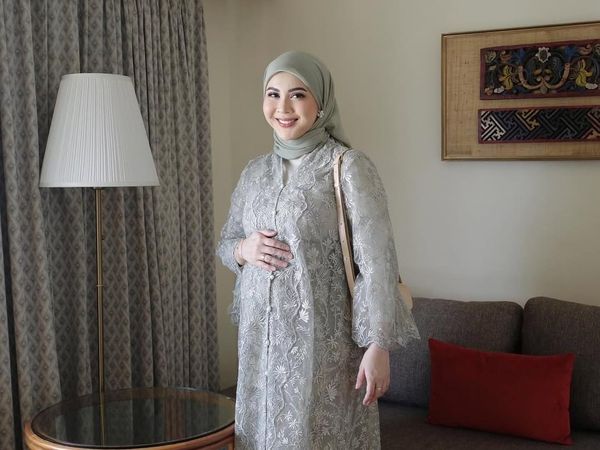 Kesha Ratuliu Dinner Romantis di Rumah Sakit Setelah Lahiran
