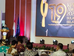 KPID Sulsel Serahkan 21 Penghargaan ke Lembaga Penyiaran