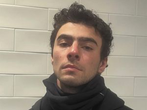 Foto Luigi Mangione, Pembunuh Bos Asuransi Viral Disebut Tampan, Punya Fans