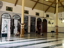 Cerita Sabung Ayam di Balik Pendirian Masjid Jamik Peneleh Surabaya