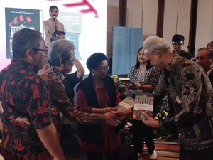 Todung Mulya Lubis Luncurkan Buku, Megawati hingga Ganjar Hadir