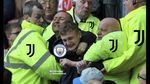 Meme Pep Guardiola sang Dermawan, Doyan Bagi-bagi 3 Poin buat Lawan