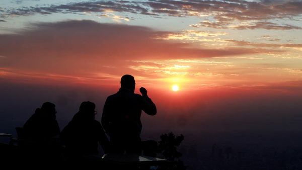 Menikmati Suasana Matahari Terbit di Damaskus