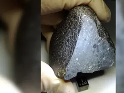 Batu Black Beauty Ungkap Masa Lalu Planet Mars