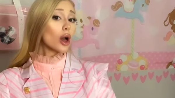 Potret Influencer yang Diblokir Tiktok karena Terobsesi Mirip Ariana Grande