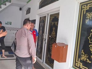 Viral Pria Curi Isi Kotak Amal di Musala Depok, Polisi Cek TKP