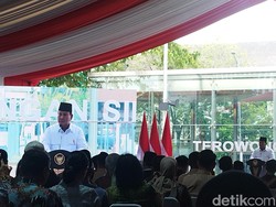 Kelakar Prabowo Kebagian Enaknya dari Proyek Era Jokowi