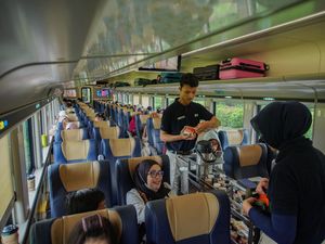 3 Juta Lebih Tiket Kereta Laku Terjual di Natal & Tahun Baru 3 Juta Lebih Tiket Kereta Laku Terjual di Natal & Tahun Baru