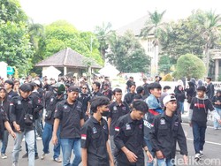 Demonstrasi Buruh di Cirebon, Minta UMK 2025 Naik 15%