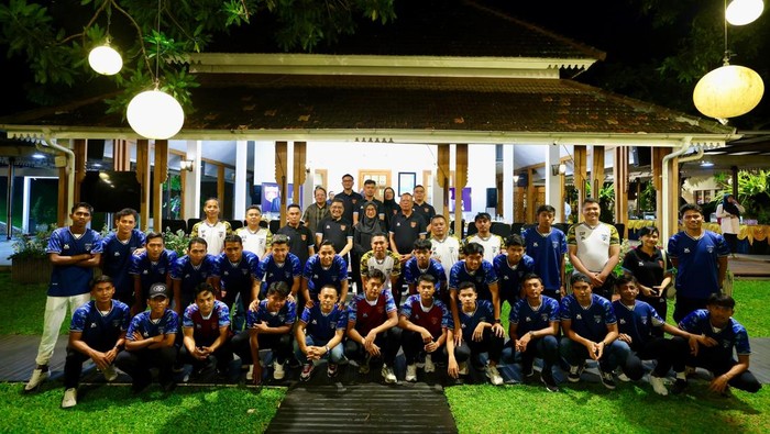 Skuad Persewangi bareng  bersama Ipuk Fiestiandani