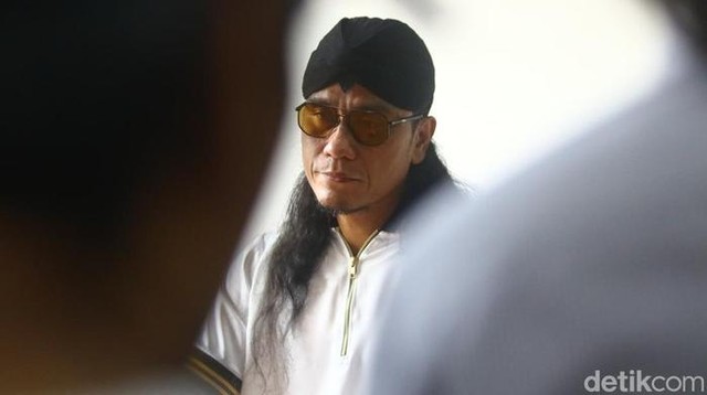 Berita Seputar Selebriti Insertlive Terkini : Dakwah di Candi Prambanan Tuai Kontroversi, Miftah Maulana: Umat Hindu Biasa...