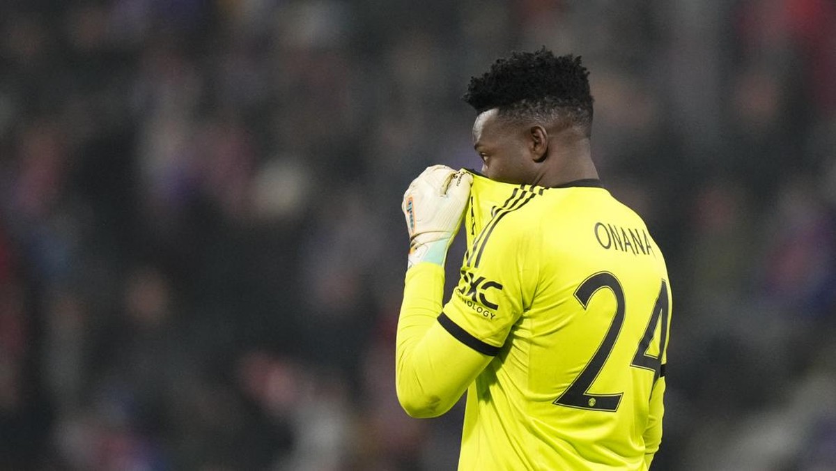 Kiper MU, Andre Onana. (Foto: AP/Petr David Josek)