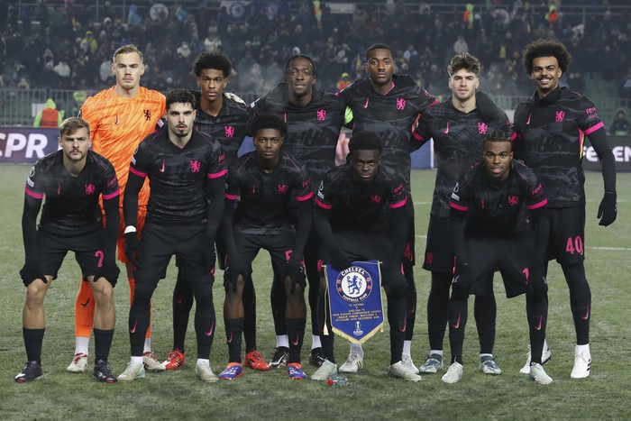 Chelseas players pose prior to the Europa Conference League opening phase soccer match between Astana and Chelsea at the Almaty Ortalyk stadium in Almaty, Kazakhstan, Thursday, Dec. 12, 2024. (AP Photo)