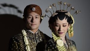 Foto: Ngunduh Mantu, Rio Haryanto & Athina Papadimitriou Jadi Pengantin Solo