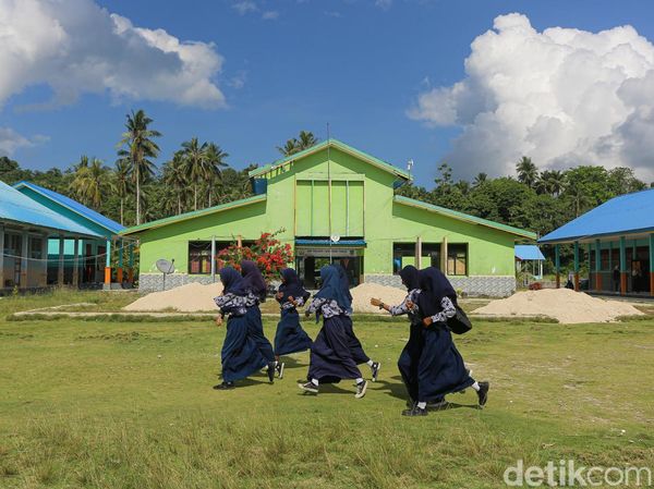 Guru Berprestasi Bawa Inovasi Digital di Sekolah Pedalaman Konawe
